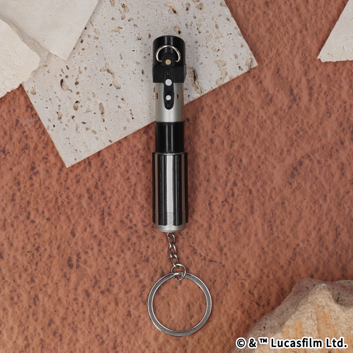 STAR WARS 光るライトセーバーキーリング ダース・ベイダー