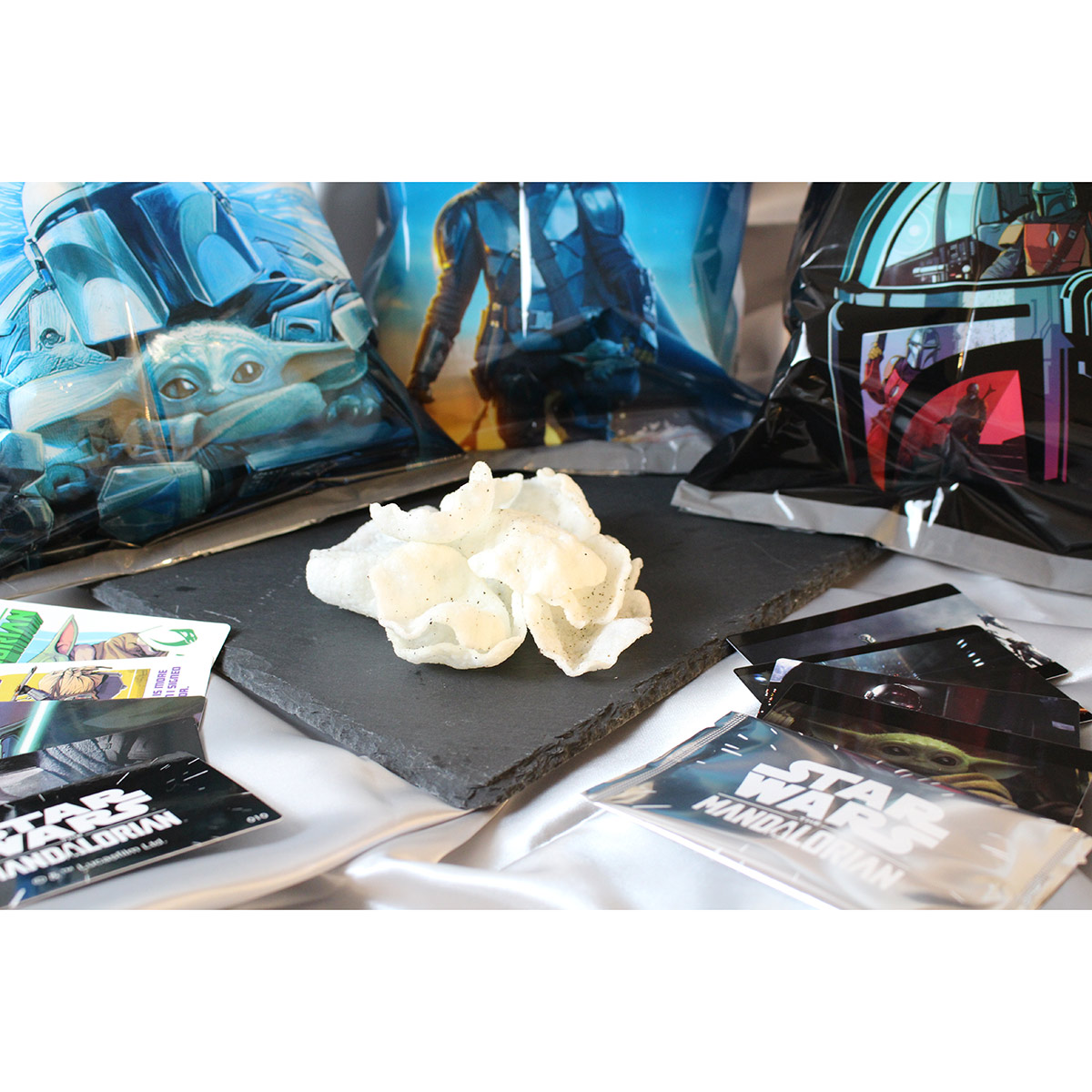 スター・ウォーズ マンダロリアン ブラックペッパーチップス 10袋入り(BOX)