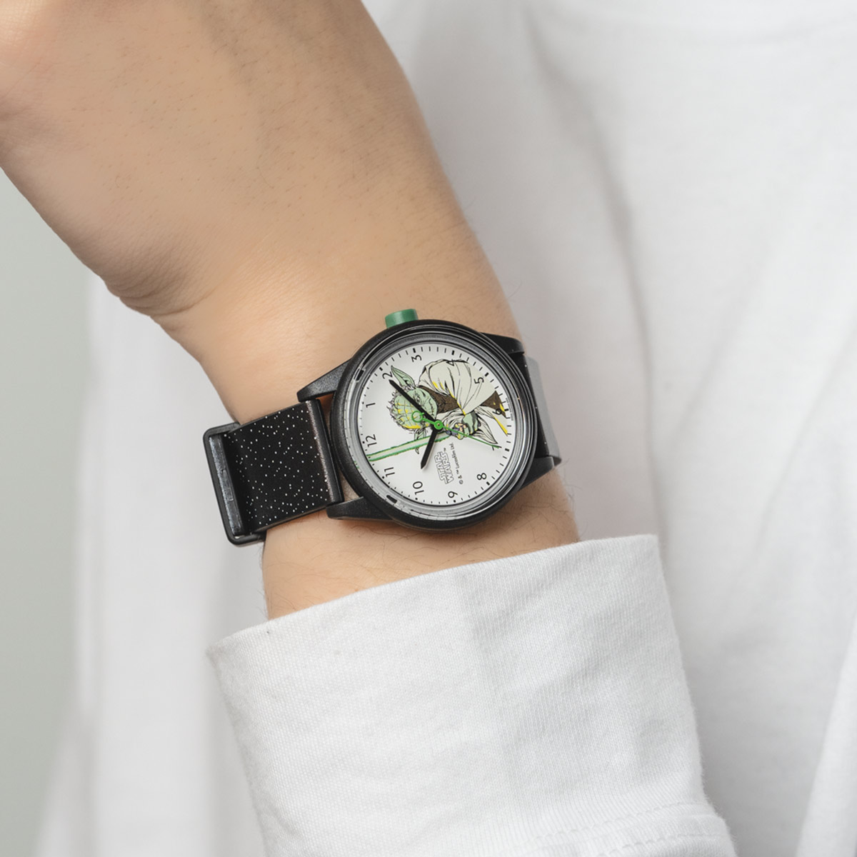 Q&Q SmileSolar STAR WARS Collection Yoda