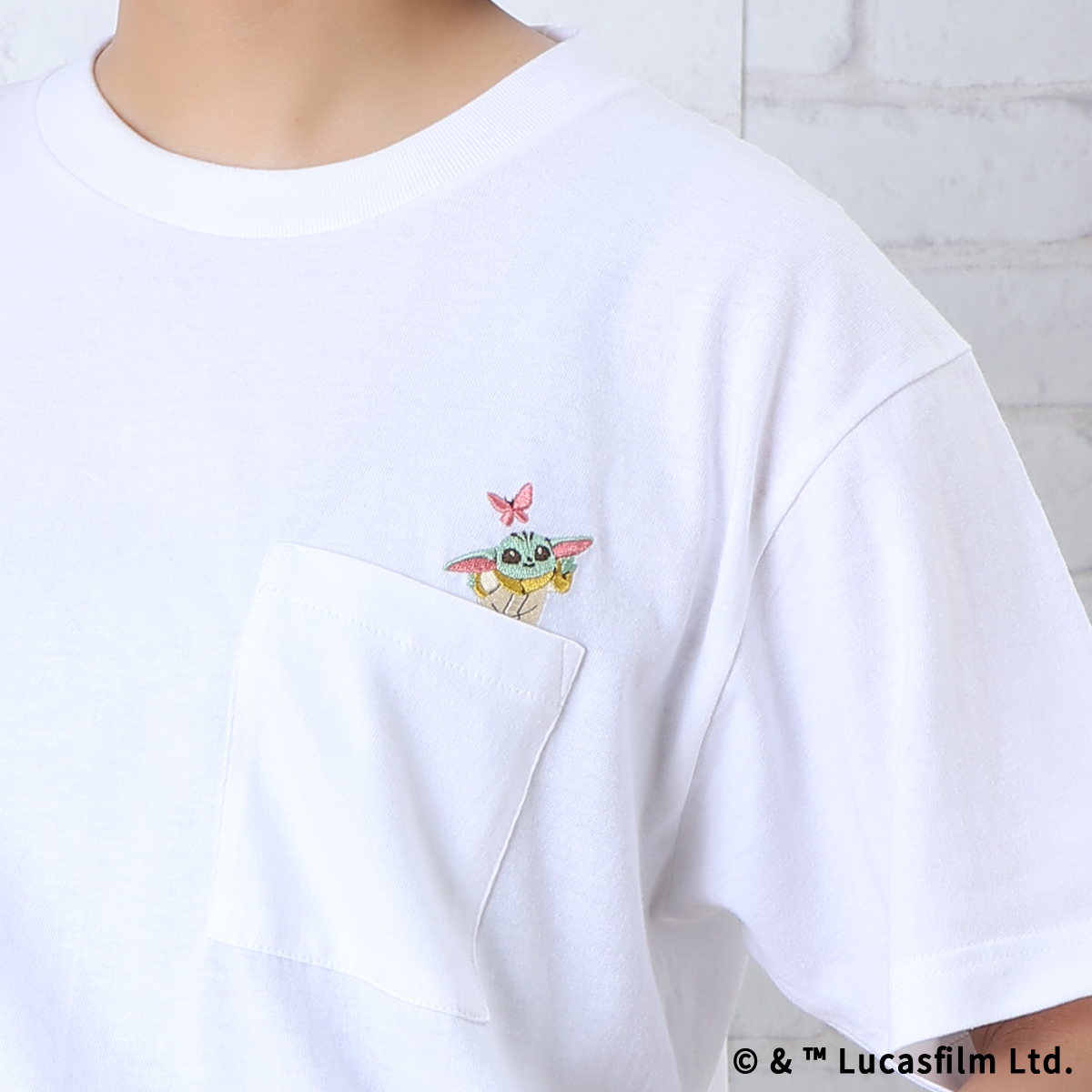 STAR WARS GROGU CUTEST IN THE GALAXY 刺繍ポケットTシャツ 蝶々