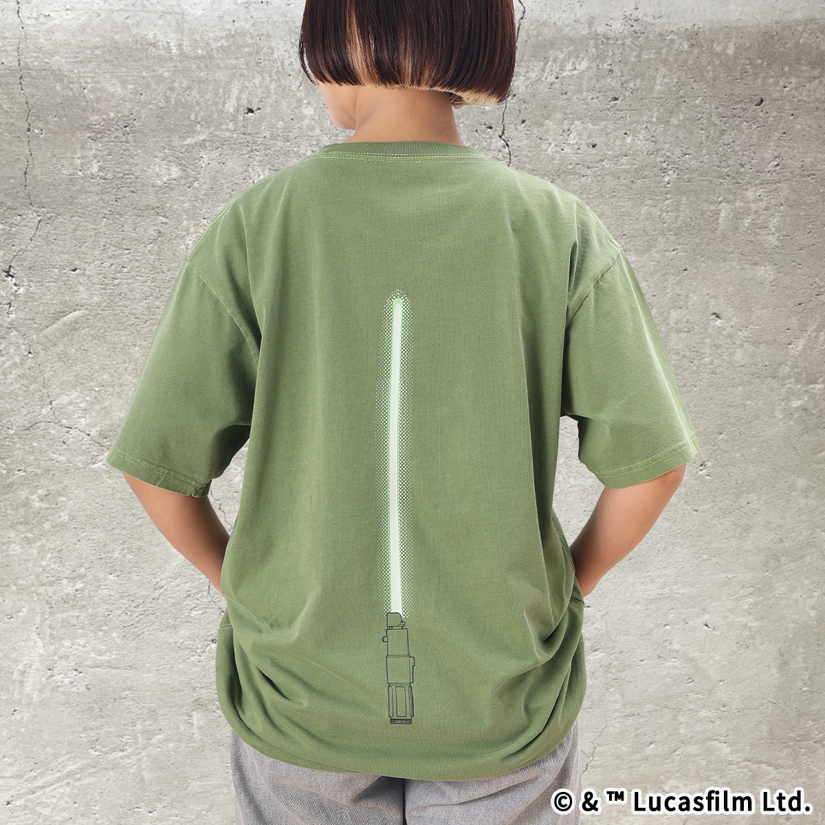 STAR WARSライトセーバーBOX入り 蓄光Tシャツ ヨーダ