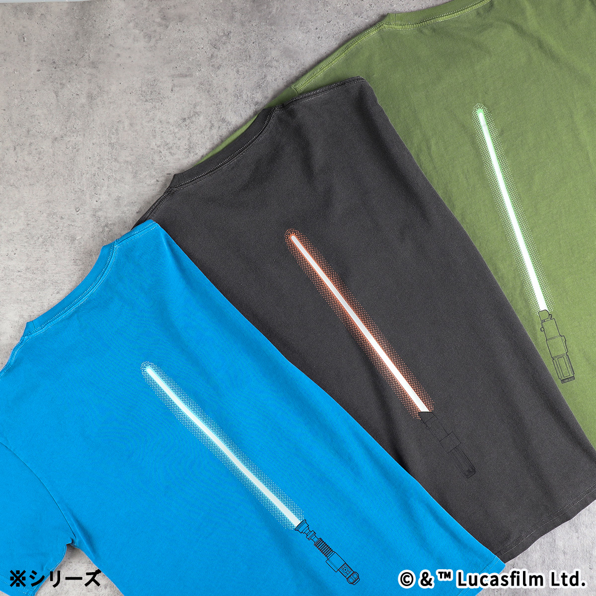 STAR WARSライトセーバーBOX入り 蓄光Tシャツ ダース・ベイダー